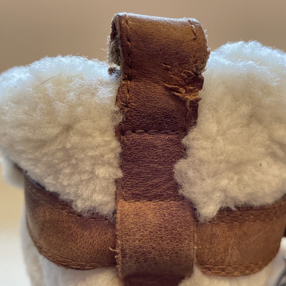 UGG Australia Beckett Boots Womens Size 7 Light Brown Suede Shearling Buckle - Picture 16 of 16